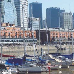 Puerto Madero concentra diversos recorridos gratuitos y otros a muy bajo precio.