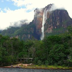 Salto del Tugela: sobre los montes Drakensberg, en Sudáfrica