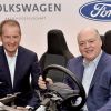 Herbert Diess y Jim Hackett (CEO de Volkswagen y CEO de Ford)