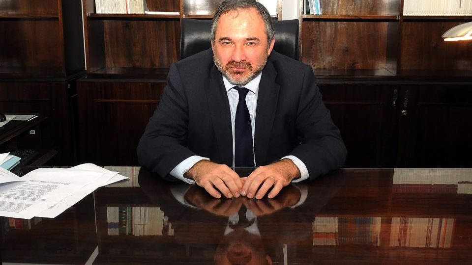 DESPACHO. Trabaja en la misma oficina que ocupó Alberto Nisman, frente a la Plaza de Mayo.