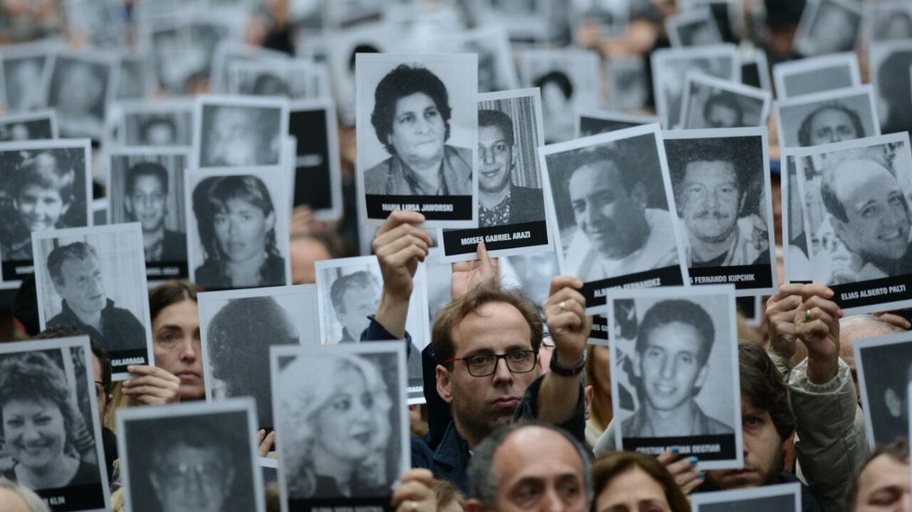 Homenaje por el 25° aniversario del atentado a la AMIA.