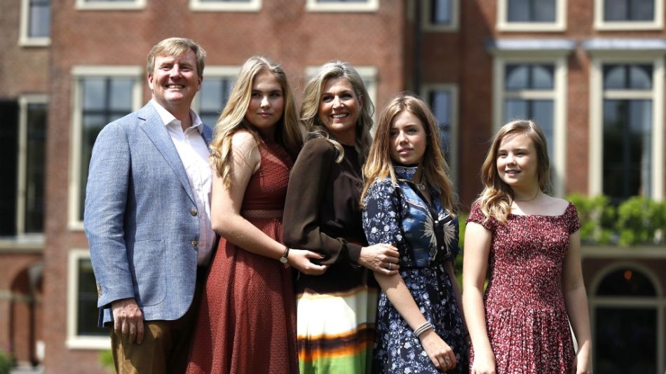 Máxima de Holanda junto a su familia en la casa nueva