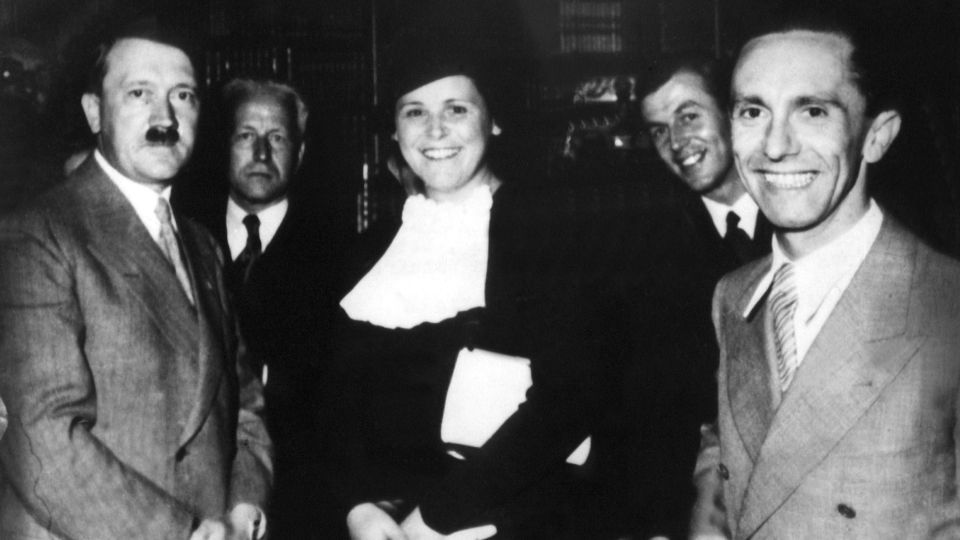 Adolf Hitler sufrió un atentado pero sobrevivió