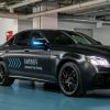 Como es el garaje en el que los autos se estacionan solos