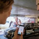 Como es el garaje en el que los autos se estacionan solos