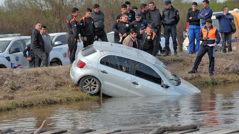 23_7_2019 paraje buey muerto auto canal