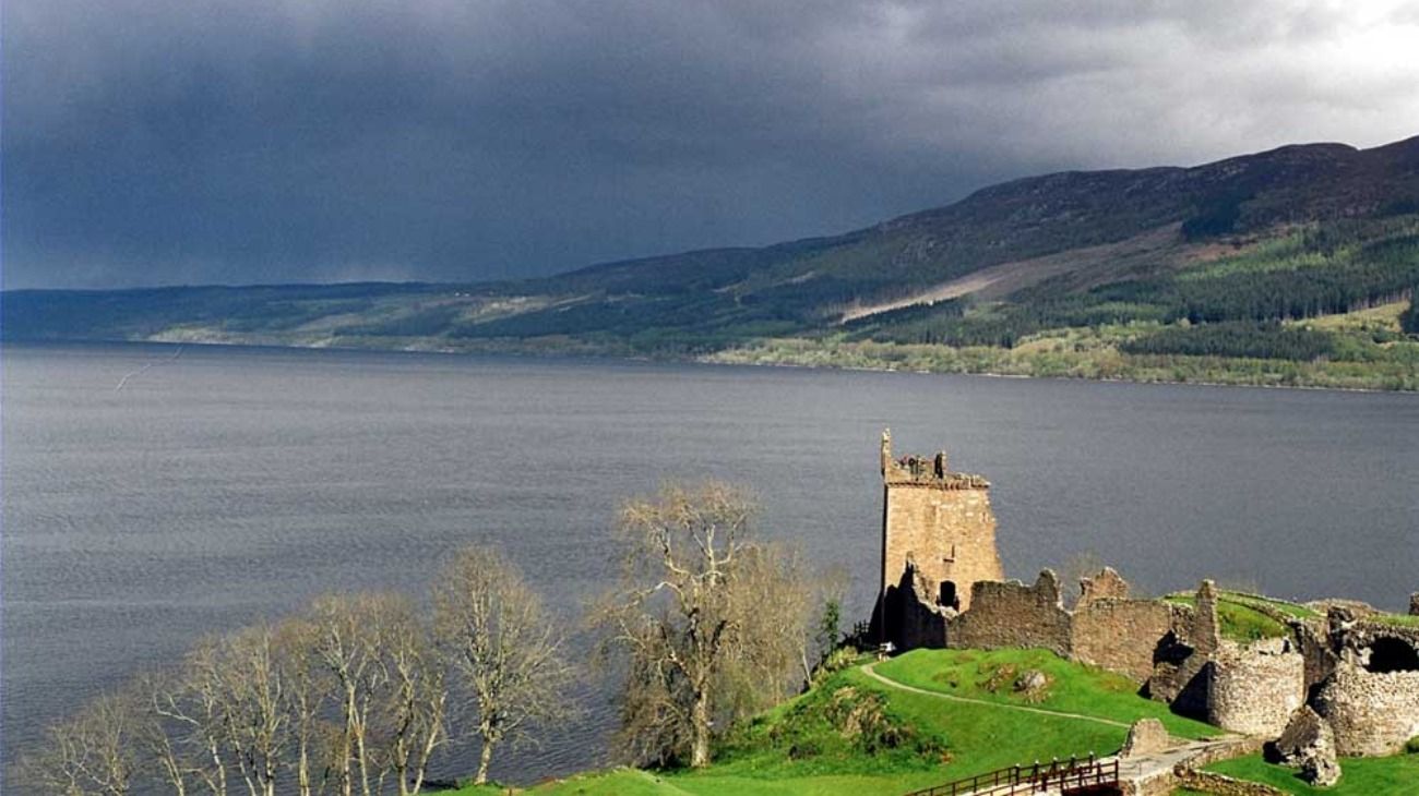 El evento organizado por Facebook plantea una convocatoria en el Lago Ness (foto) en Escocia, con el objetivo de comprobar la existencia de Nessie, un legendario monstruo que -dicen- habita esas aguas. 