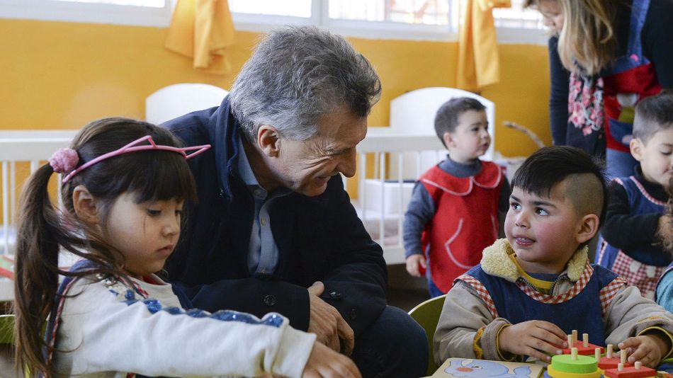 Macri visitó el nuevo Espacio de Primera Infancia “Tutú Marambá”, que brinda atención integral a unos 40 niños en Villa Mercedes, San Luis.