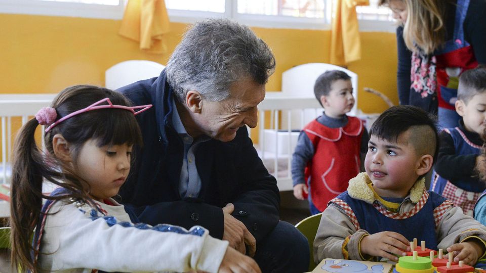 Macri visitó el nuevo Espacio de Primera Infancia “Tutú Marambá”, que brinda atención integral a unos 40 niños en Villa Mercedes, San Luis.
