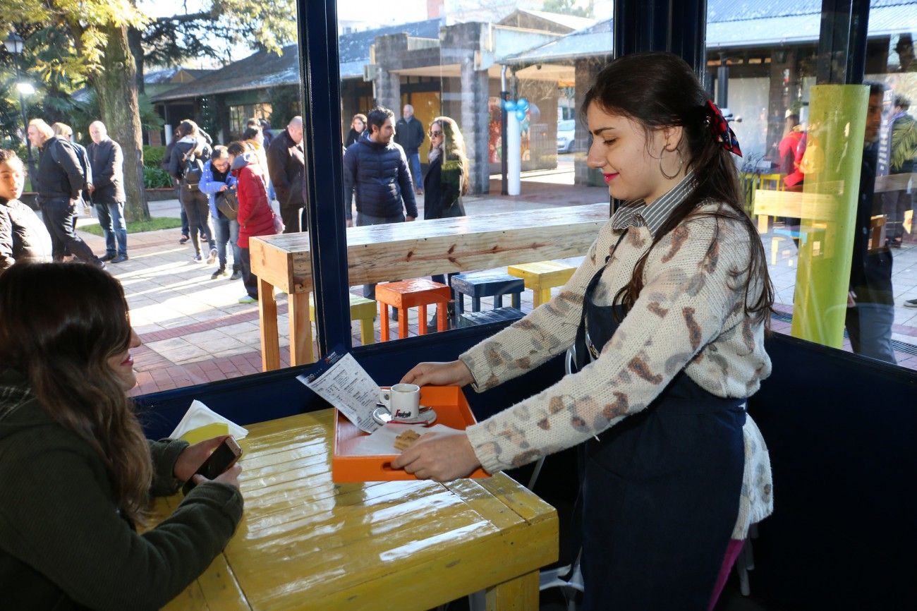 San Isidro abrió un bar inclusivo atendido por personas con discapacidad