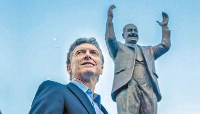 Gane quien gane. “Quien asuma el 10 de diciembre la próxima presidencia se va a encontrar con un contexto complejísimo en el plano económico y financiero. Al mismo tiempo, deberá lidiar con una deuda interna enorme en materia de pobreza y marginalidad”.
