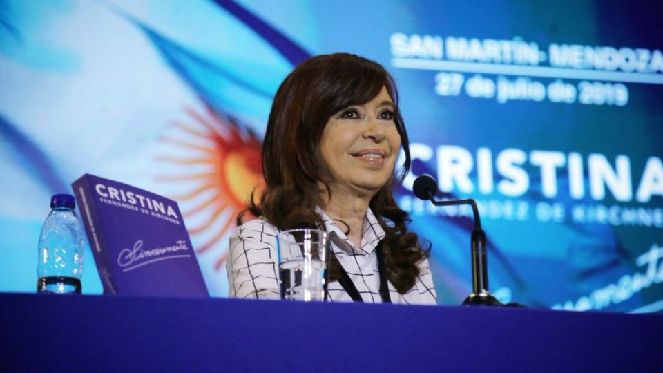 Cristina Kirchner presentó su libro Sinceramente en Mendoza.