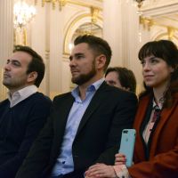 La actriz acompañó al periodista, quien recibió un reconocimiento en en la Legislatura porteña.