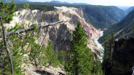 Desde lo que se conoce como el “South Rim Trail” la vista es insuperable: allí los visitantes pueden apreciar todo el panorama del Gran Cañón del parque.