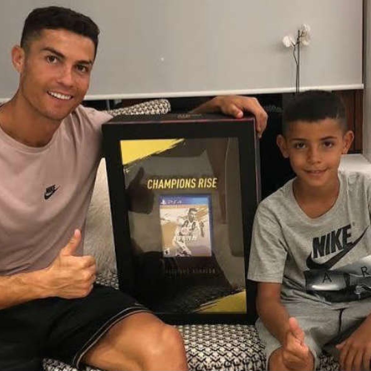 442 Cristiano Ronaldo Le Dio Una Leccion De Humildad A Su Hijo