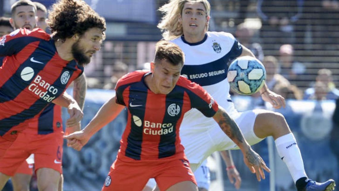 San Lorenzo se recuperó y hundió a Gimnasia | 442