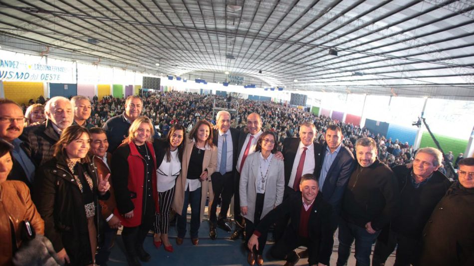 Manzur, junto a Daer, Acuña, Santa María y otros sindicalistas