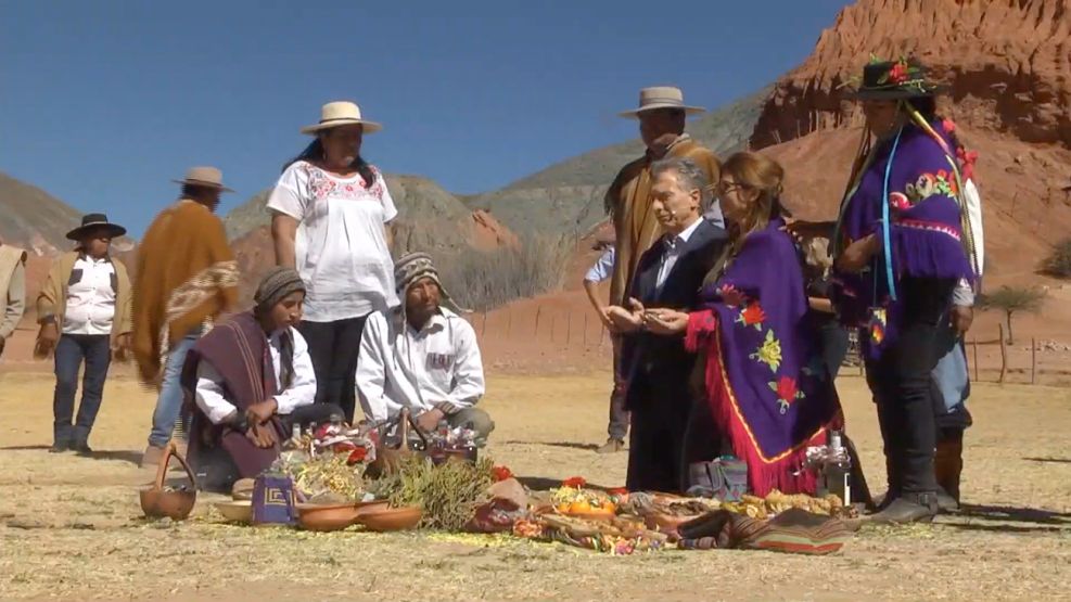 Macri participa de la ceremonia de la Pachamama