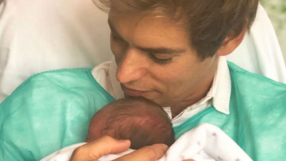 Carlos Baute presentó en sociedad a su hija recién nacida