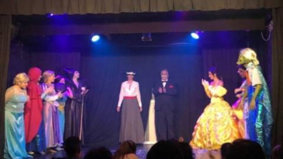 El detenido formaba parte del elenco de una obra infantil.