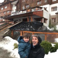El hijo del Chato Prada y Lourdes Sánchez conoció la nieve por primera vez