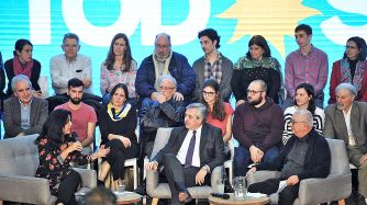 20190308_alberto_fernandez_cientificos_telam_g.jpg