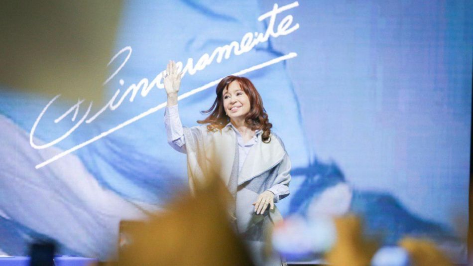 Cristina Fernandez de Kirchner presentando su libro