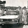 La Misión Argentina: los pilotos nacionales y uno de los vehículos utilizados en la recordada carrera.