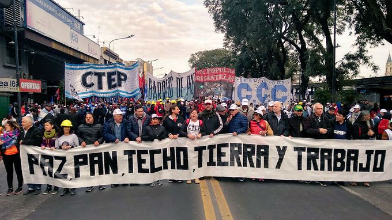 Los movimientos sociales realizan una cuarta marcha por San Cayetano.