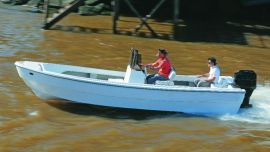 Un trucker es una embarcación del tipo abierta, muy liviana, que está regulada por Prefectura.