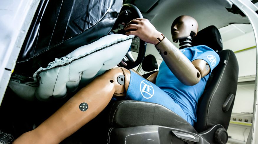 Dudan de la eficacia del airbag de rodillas