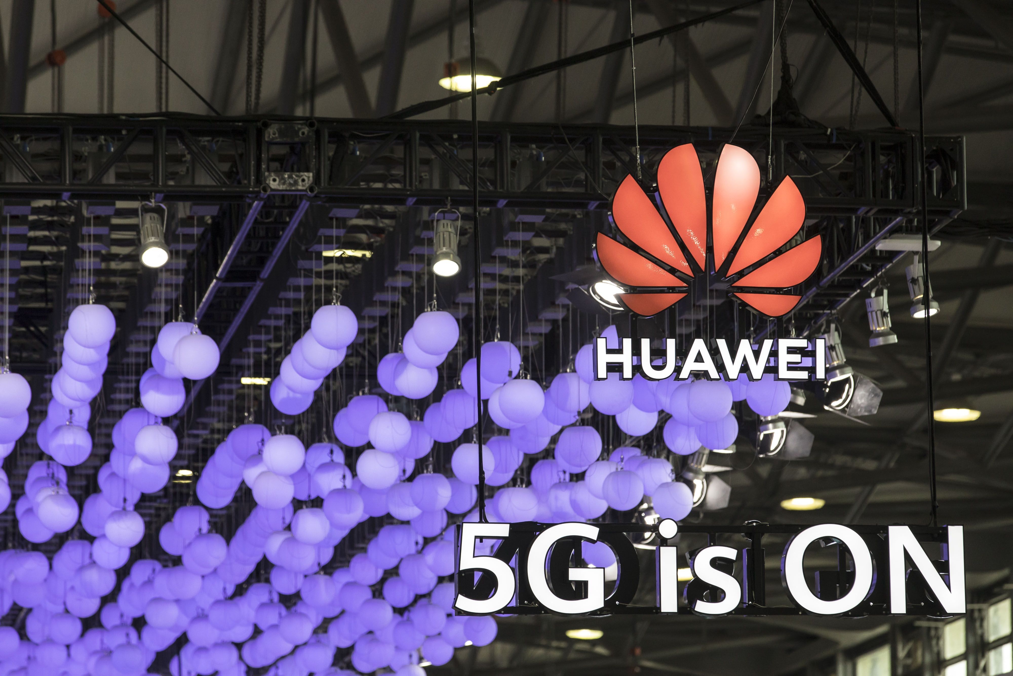 Guerra de gigantes: así compiten Huawei y Apple en autosuficiencia tecnológica