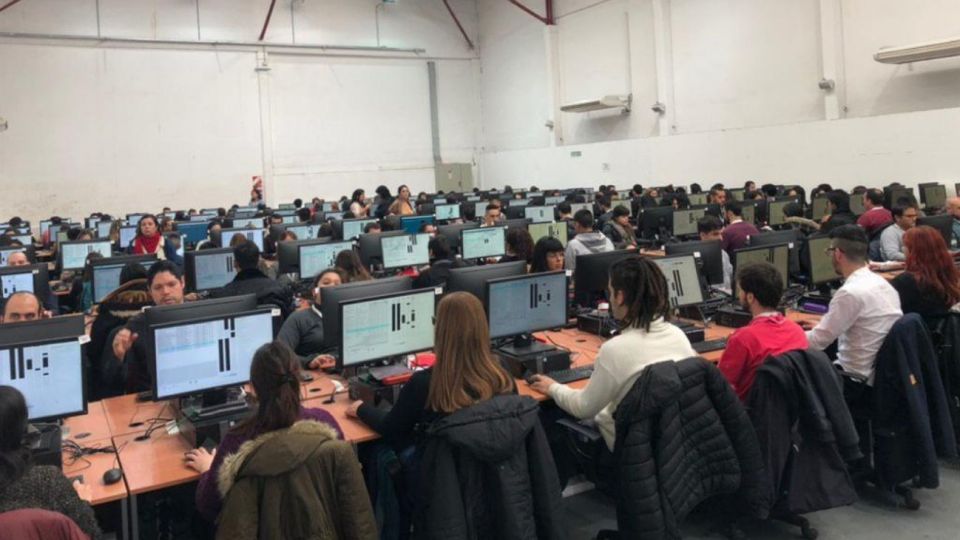 Pruebas y sumulacros de la empresa SmartMatic para el escrutunio del domingo 11 de agosto.