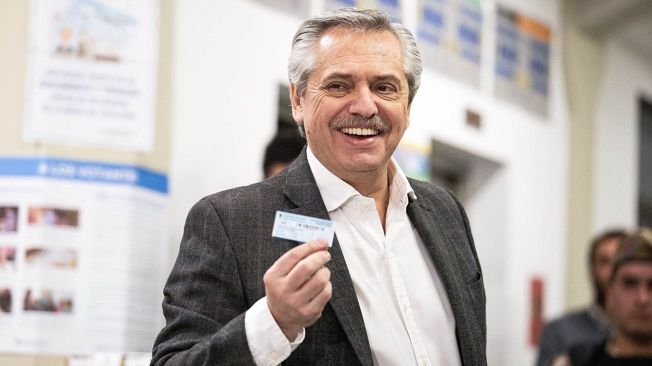 Alberto Fernández tras votar. 