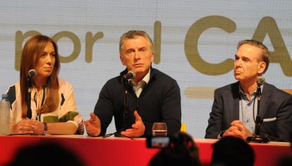 Los candidatos les comunican a sus seguidores los resultados parciales del recuento de votos