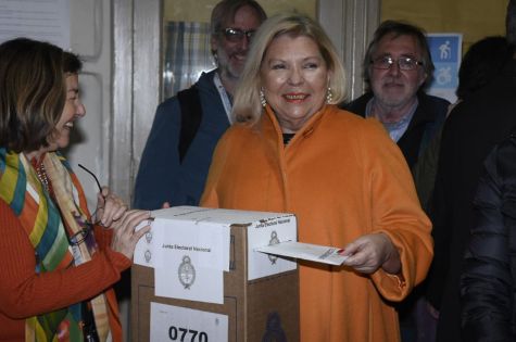 Caen las acciones en EE.UU. y fluctúan los bonos del Tesoro, tras las