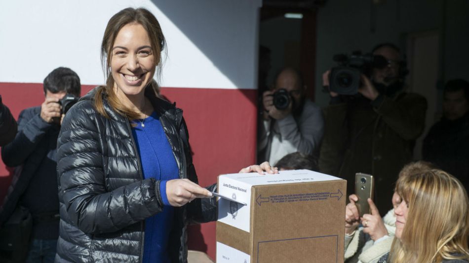 La gobernadora bonaerense María Eugenia Vidal emitió su sufragio en Castelar.