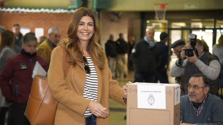 PASO 2019: El look electoral de Juliana Awada: ¿Qué se puso para ir a votar?