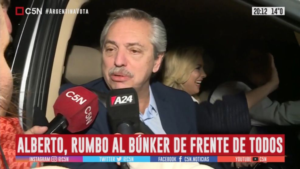 Alberto Fernández de camino al búnker del Frente de Todos.