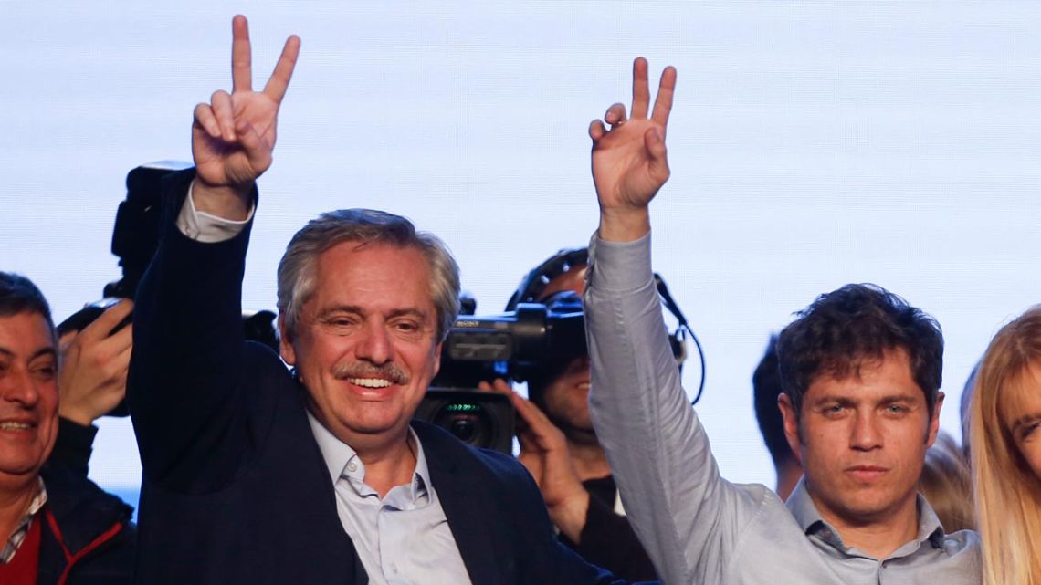 Preisdential candiadate Alberto Fernández and gubernatorial candidate Axel Kicillof (right).