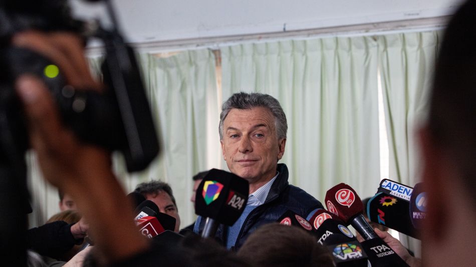 Argentines Vote in Primary Elections Seen as Referendum on Macri