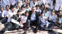 Archivo. Macri, junto con alumnos de visita en la Casa Rosada.