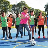 Clínica inclusiva de fútbol femenino