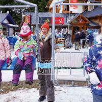 Las divertidas vacaciones de Nicole Neumann y sus tres hijas en la nieve