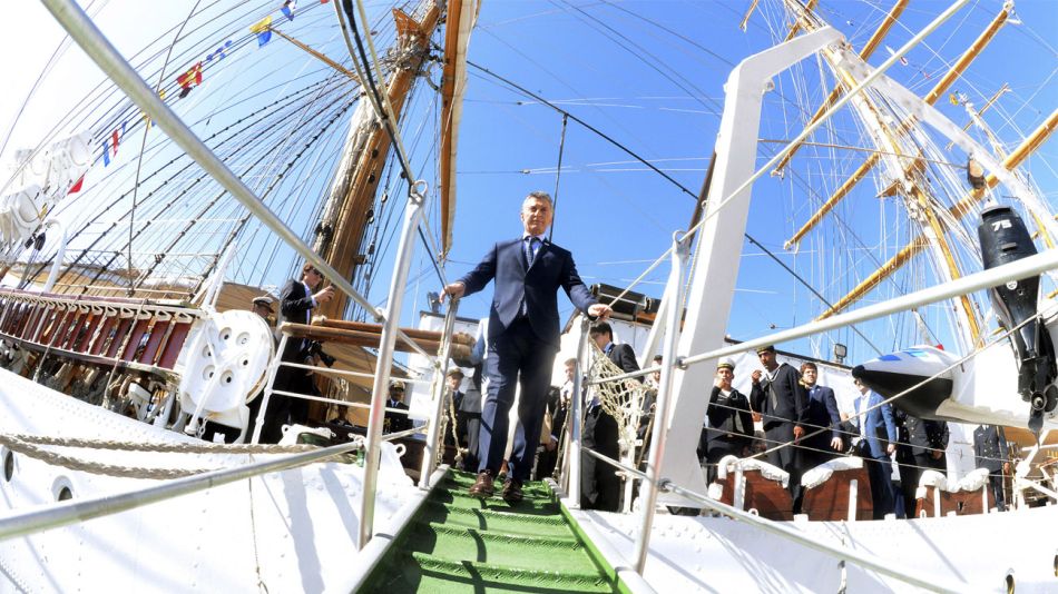 El presidente Mauricio Macri en la Fragata Libertad