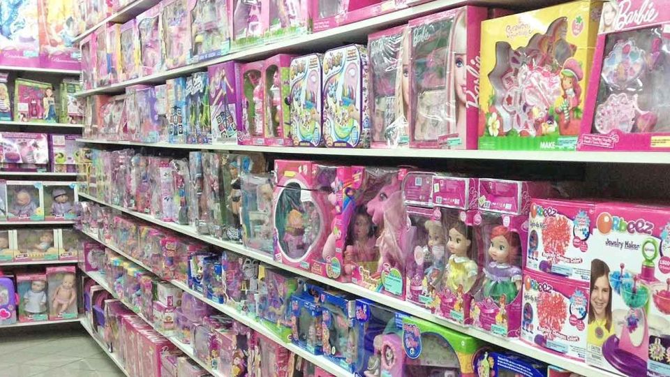 Divididos. Aunque las jugueterías promueven los juegos sin género, hay más opciones para ellas.