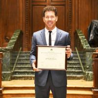 El Cholo Simeone recibió una amorosa sorpresa mientras dirigía a "Aleti"