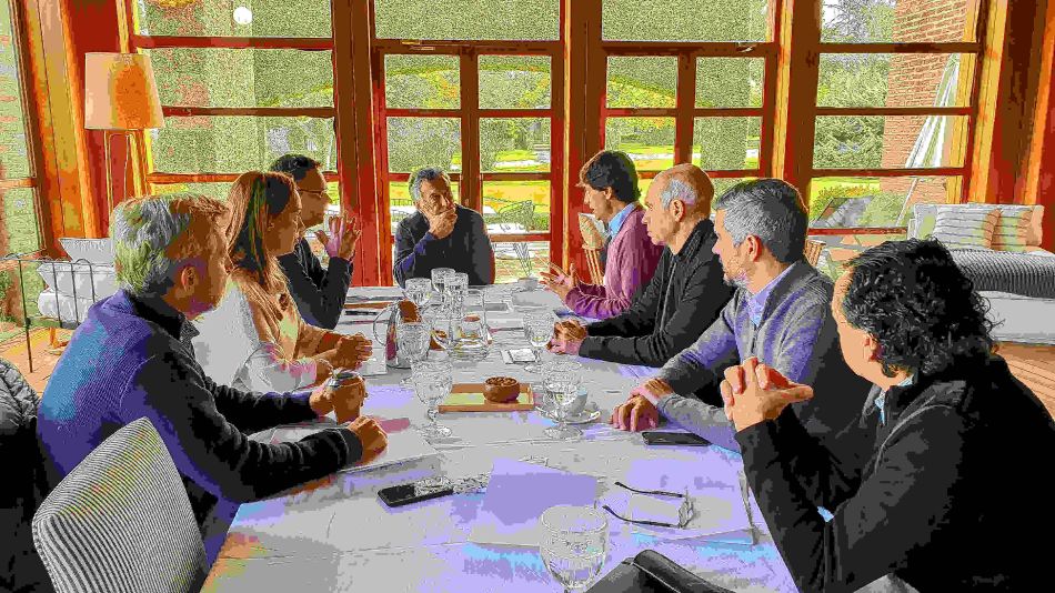 Macri con Frigerio, Peña, Sandleris, Vidal, Larreta y Lacunza