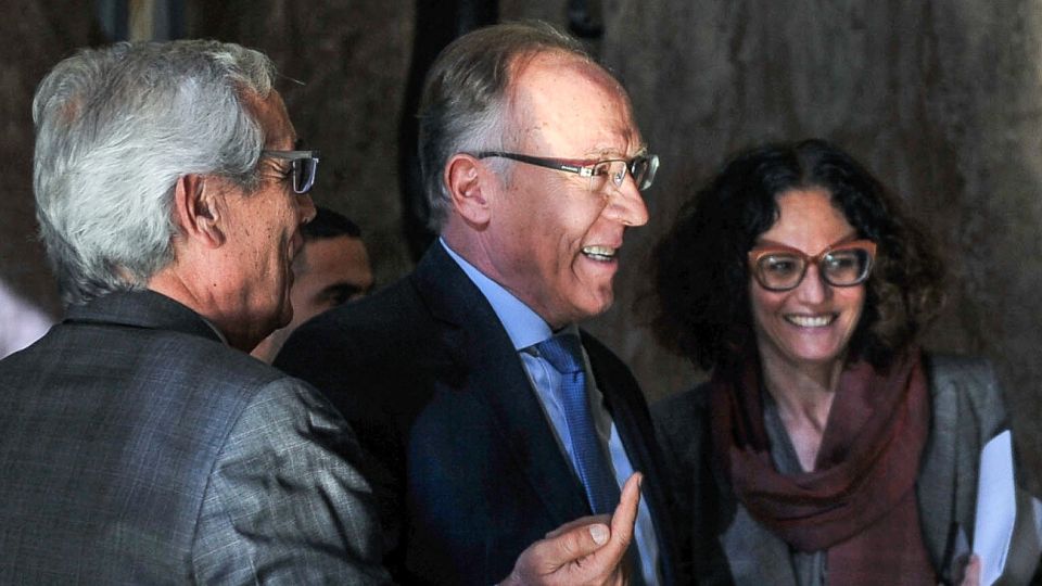 Guillermo Nielsen y Cecilia Todesca en el Palacio de Hacienda antes de reunirse con el ministro Hernán Lacunza.