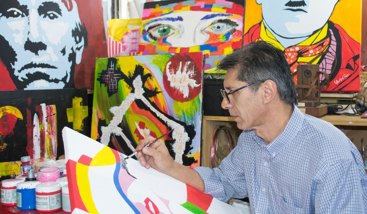 Enrique Ríos en su atelier en la ciudad de Posadas. 